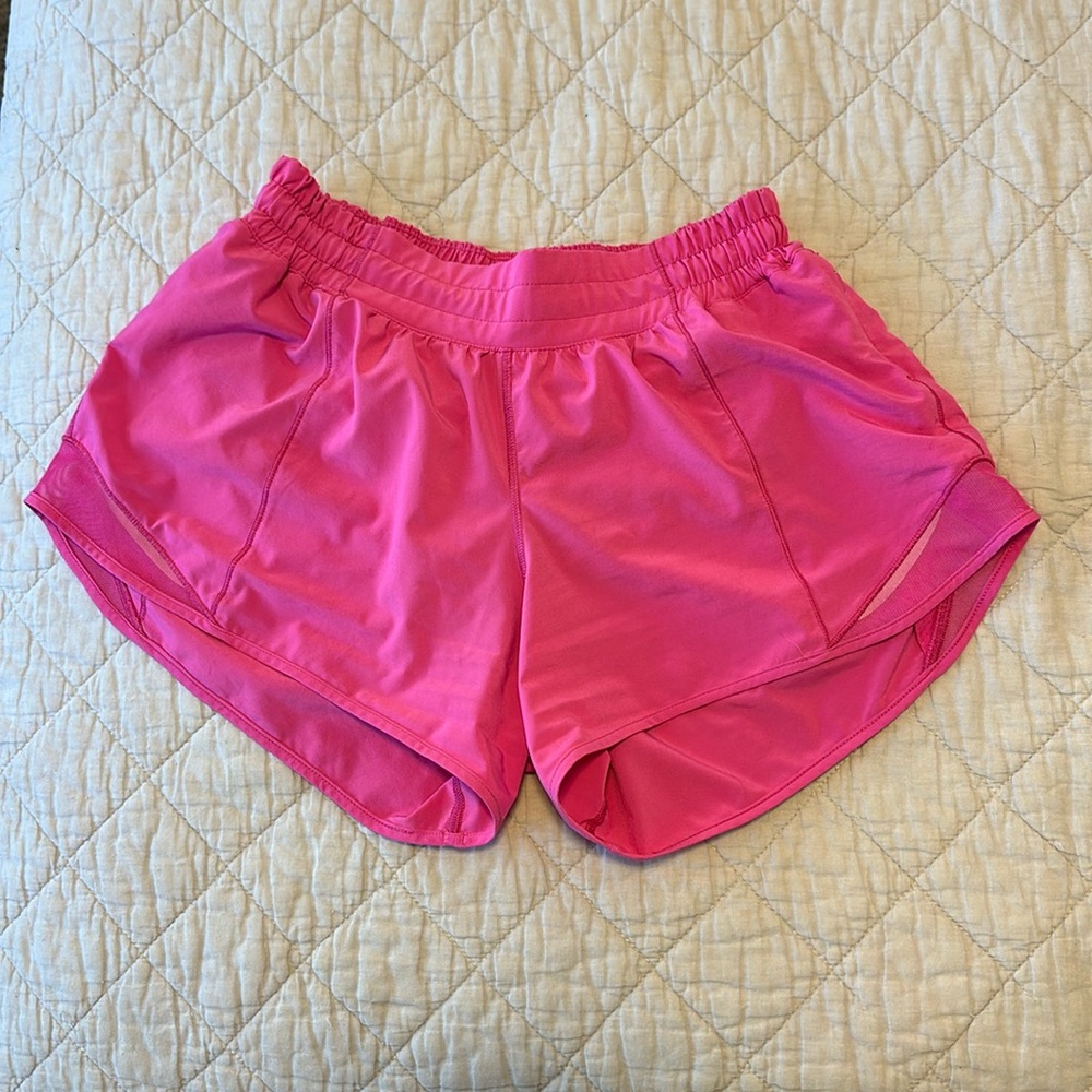Lululemon Hotty Hot Low Rise 4”